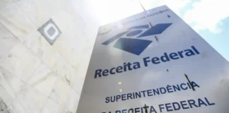 Receita nega aumento de imposto para professores com novo piso
