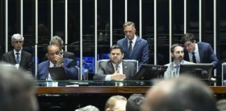 Dosimetria: Alcolumbre promulga lei que beneficia condenados pelo 8/1