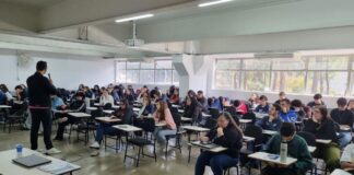 Procon Guarulhos leva palestra sobre Direitos Básicos do Consumidor a jovens aprendizes da Espro