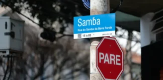Em São Paulo, rua é renomeada em homenagem à história do samba