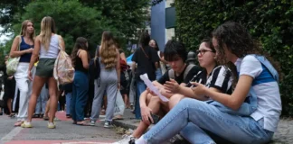 Saeb 2025: Brasil recupera nível pré-pandemia, mas ainda tem gargalos